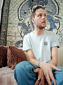 Snapshot of Maggo88 chatting on 02-20-26, 01:33 Maggo88 online show from 02-20-26, 01:33