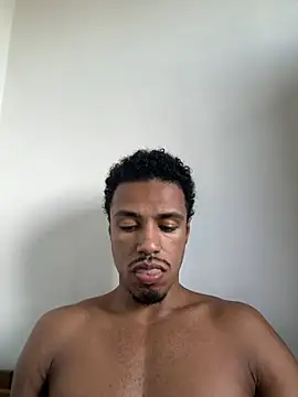 Snapshot of LorenzoBlack27 chatting on 05-29-26, 07:45 LorenzoBlack27 online show from 05-29-26, 07:45