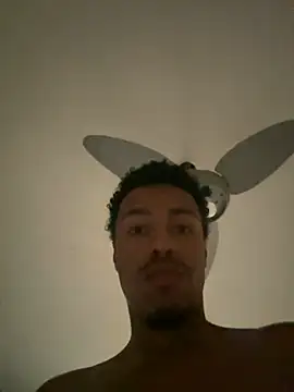Snapshot of LorenzoBlack27 chatting on 06-04-26, 09:10 LorenzoBlack27 online show from 06-04-26, 09:10