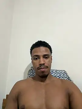 Snapshot of LorenzoBlack27 chatting on 06-10-26, 10:41 LorenzoBlack27 online show from 06-10-26, 10:41