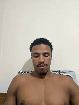 Snapshot of LorenzoBlack27 chatting on 06-12-26, 11:25 LorenzoBlack27 online show from 06-12-26, 11:25