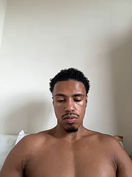 Snapshot of LorenzoBlack27 chatting on 06-14-26, 03:47 LorenzoBlack27 online show from 06-14-26, 03:47