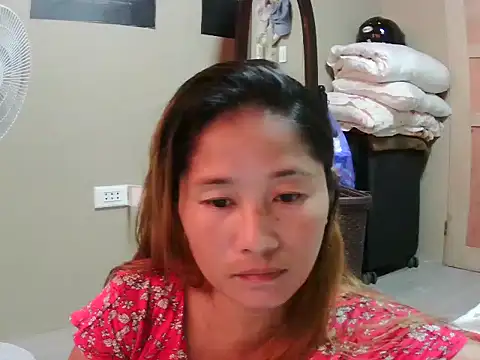 Snapshot of lovelyxxx88 chatting on 08-04-26, 05:10 lovelyxxx88 online show from 08-04-26, 05:10