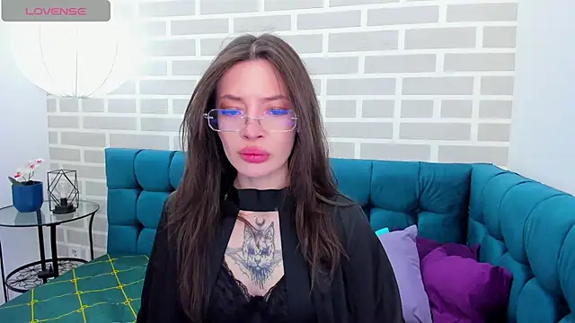 IvyDainty online show from 05-18-26, 01:24