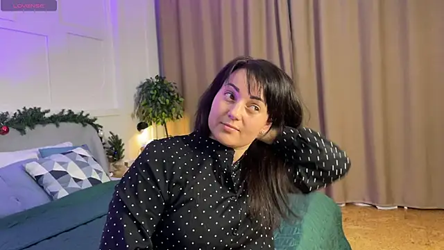  SilkyShadow  online show from 01-12-26, 01:44