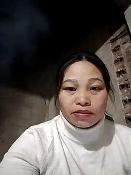 Snapshot of miray- chatting on 02-14-26, 12:24 miray- online show from 02-14-26, 12:24