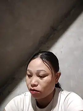 Snapshot of miray- chatting on 02-23-26, 02:36 miray- online show from 02-23-26, 02:36