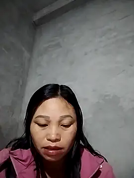 Snapshot of miray- chatting on 02-25-26, 01:43 miray- online show from 02-25-26, 01:43