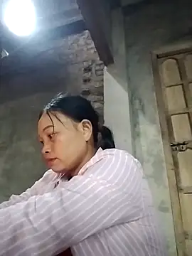 Snapshot of miray- chatting on 03-06-26, 05:48 miray- online show from 03-06-26, 05:48