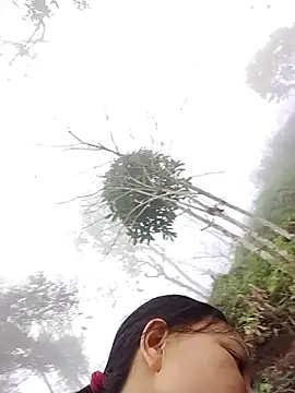 Snapshot of miray- chatting on 03-11-26, 01:22 miray- online show from 03-11-26, 01:22