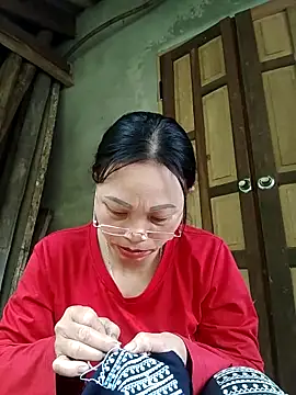 Snapshot of miray- chatting on 03-20-26, 01:21 miray- online show from 03-20-26, 01:21