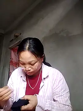 Snapshot of miray- chatting on 03-23-26, 01:53 miray- online show from 03-23-26, 01:53