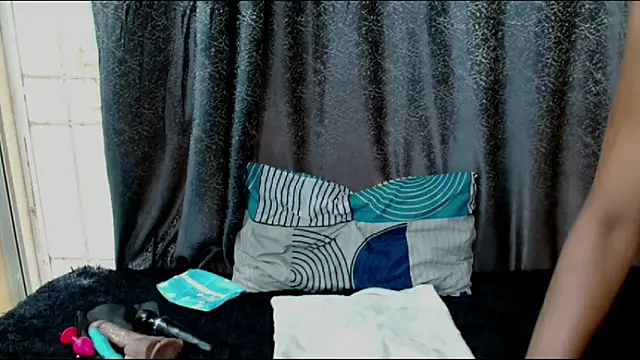 Snapshot of Amanda_April chatting on 03-24-26, 02:44 Amanda April online show from 03-24-26, 02:44