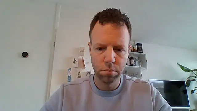 Snapshot of Vector1982 chatting on 01-08-26, 10:39 Vector1982 online show from 01-08-26, 10:39