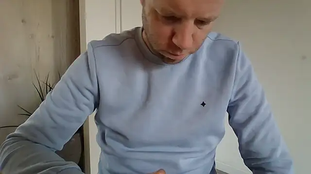 Snapshot of Vector1982 chatting on 02-07-26, 02:43 Vector1982 online show from 02-07-26, 02:43