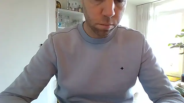 Snapshot of Vector1982 chatting on 02-12-26, 10:43 Vector1982 online show from 02-12-26, 10:43