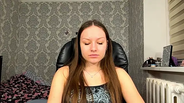 LindsayBlackshire online show from 02-10-26, 04:38