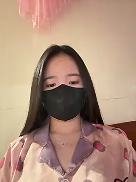 Gwen879 online show from 03-18-26, 12:03