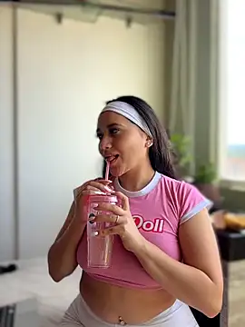 Veronica Wins  online show from 05-20-26, 03:18