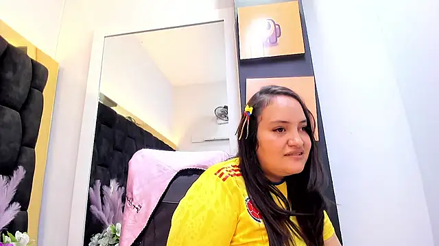 MiaRouss69 online show from 06-20-26, 02:58