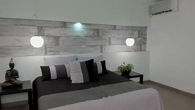 Abriil cutee online show from 03-23-26, 04:22