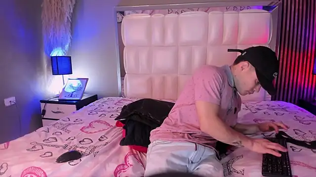 Roger And Ramona online show from 03-17-26, 12:30