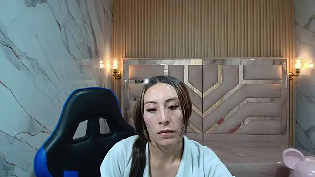 katalina r  online show from 05-01-26, 08:13