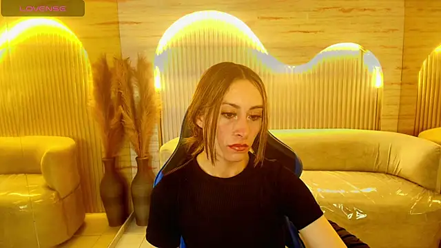 katalina r  online show from 06-20-26, 02:58