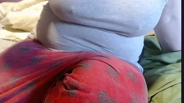 Snapshot of Santanna77 chatting on 02-13-25, 01:37 Santanna77 online show from 02-13-25, 01:37