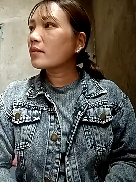 Snapshot of Nunaa2x chatting on 05-11-26, 01:33 Nunaa2x online show from 05-11-26, 01:33