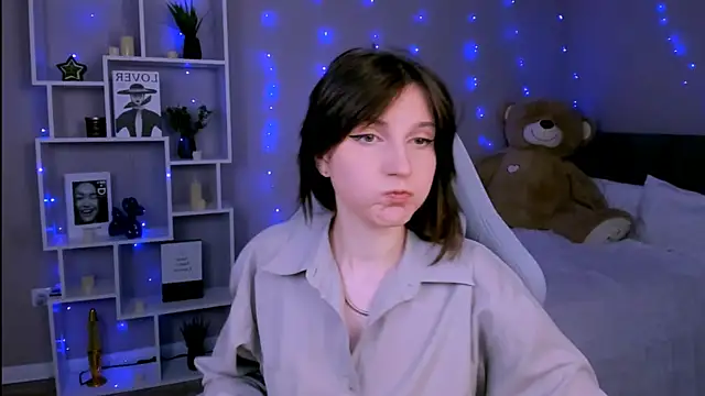 KikaOsterman online show from 05-11-26, 08:06