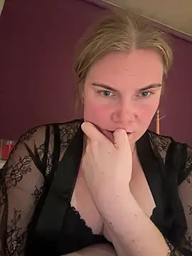 Snapshot of SexyBlondJoanna chatting on 02-27-26, 10:32 SexyBlondJoanna online show from 02-27-26, 10:32