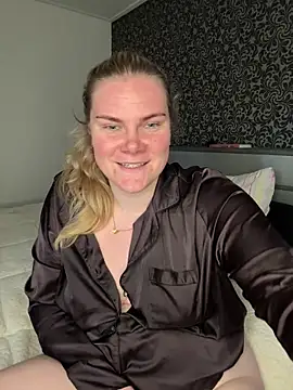 Snapshot of SexyBlondJoanna chatting on 03-09-26, 09:13 SexyBlondJoanna online show from 03-09-26, 09:13