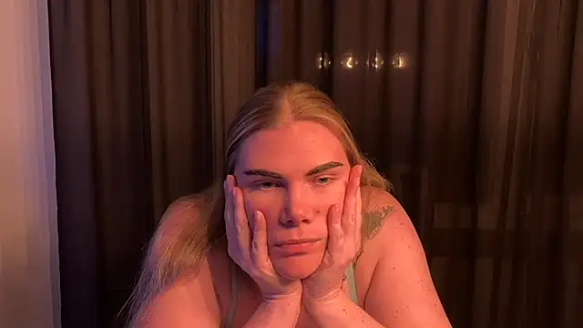 Snapshot of SexyBlondJoanna chatting on 03-12-26, 06:14 SexyBlondJoanna online show from 03-12-26, 06:14