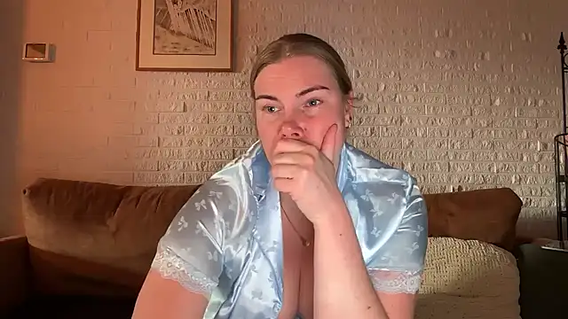 Snapshot of SexyBlondJoanna chatting on 03-16-26, 08:18 SexyBlondJoanna online show from 03-16-26, 08:18