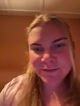 Snapshot of SexyBlondJoanna chatting on 03-19-26, 06:12 SexyBlondJoanna online show from 03-19-26, 06:12