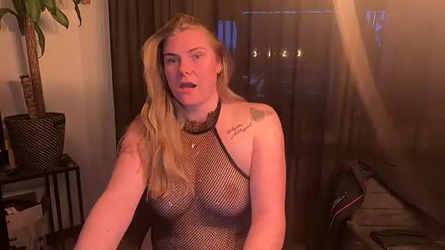 Snapshot of SexyBlondJoanna chatting on 03-29-26, 06:19 SexyBlondJoanna online show from 03-29-26, 06:19