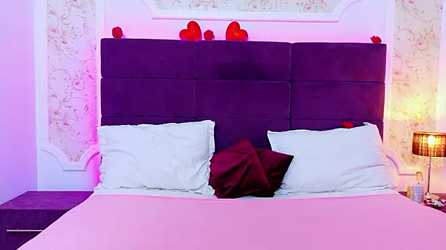 Snapshot of EvelinHill chatting on 02-17-26, 05:04 EvelinHill online show from 02-17-26, 05:04