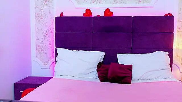 Snapshot of EvelinHill chatting on 02-19-26, 05:03 EvelinHill online show from 02-19-26, 05:03