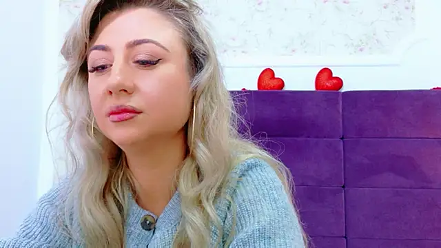 Snapshot of EvelinHill chatting on 03-02-26, 04:58 EvelinHill online show from 03-02-26, 04:58