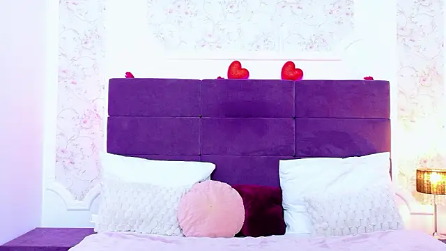 Snapshot of EvelinHill chatting on 03-04-26, 05:02 EvelinHill online show from 03-04-26, 05:02