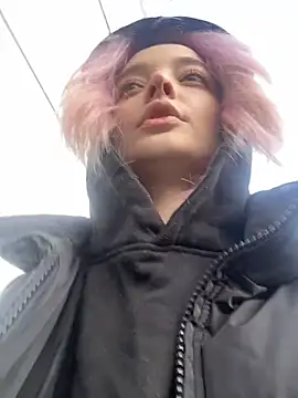 aka Blonde online show from 03-08-26, 10:52