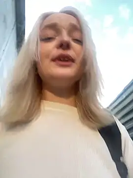 aka Blonde online show from 05-08-26, 12:43