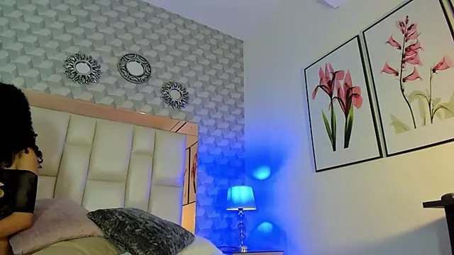 Priscila Bell online show from 01-14-26, 03:56