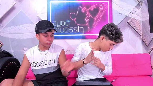 Roman cute online show from 02-03-26, 06:57