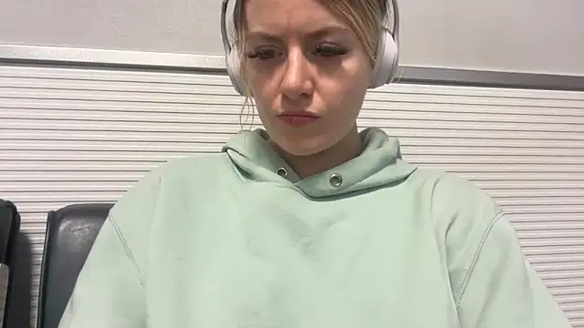 Snapshot of blondebunny999_999 chatting on 03-20-26, 11:09 blondebunny999 999 online show from 03-20-26, 11:09