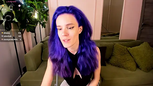 Snapshot of AuraLaunni chatting on 05-16-26, 06:54 AuraLaunni online show from 05-16-26, 06:54