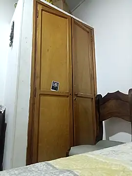 Snapshot of DaisyPassio chatting on 03-08-26, 01:36 DaisyPassio online show from 03-08-26, 01:36