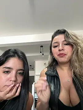 bebitas2  online show from 03-12-26, 06:36