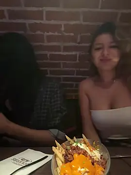 bebitas2  online show from 04-12-26, 10:37